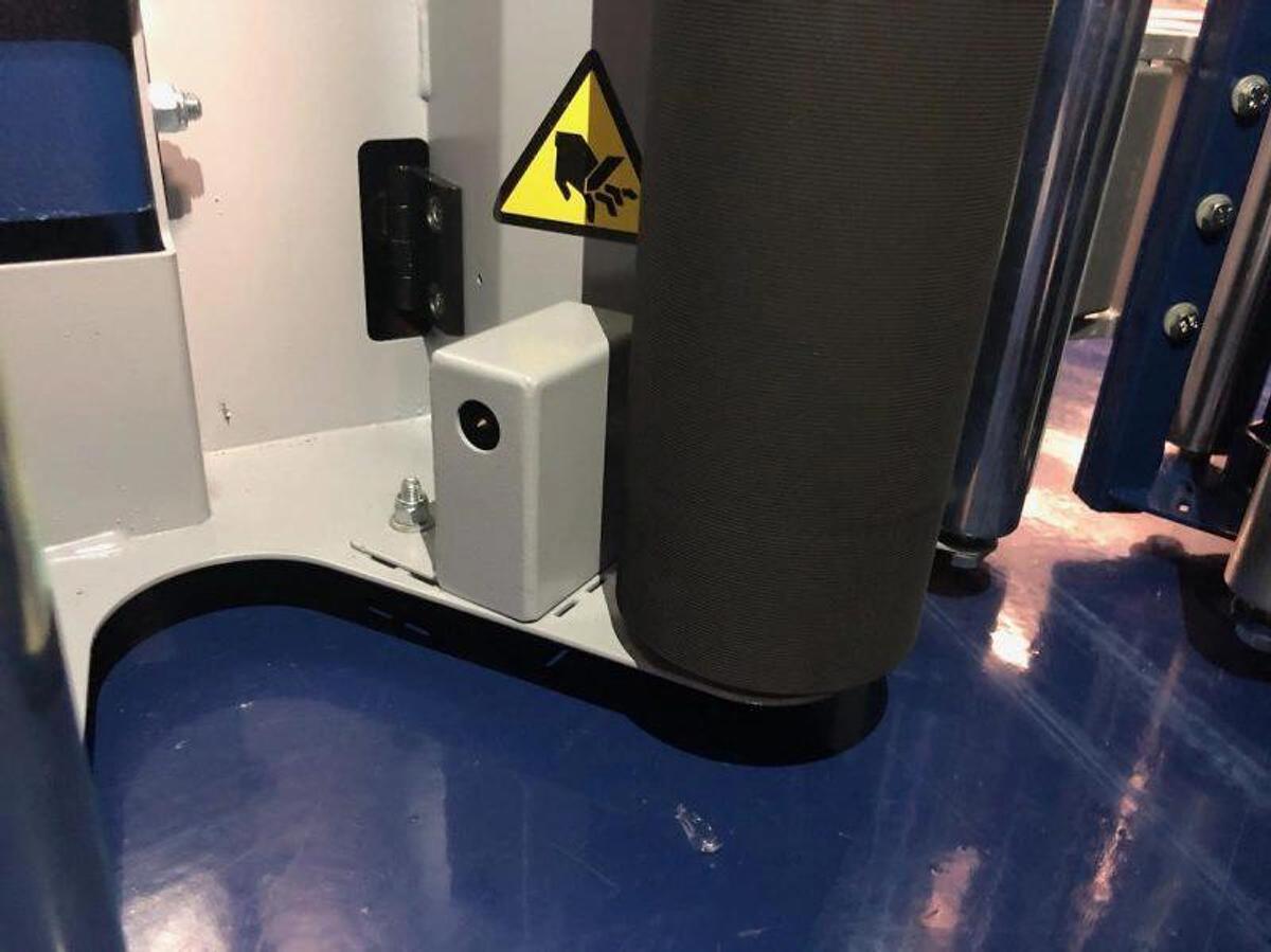 Robot S7 – Portable Stretch Wrapper with Battery Power and Precision Control