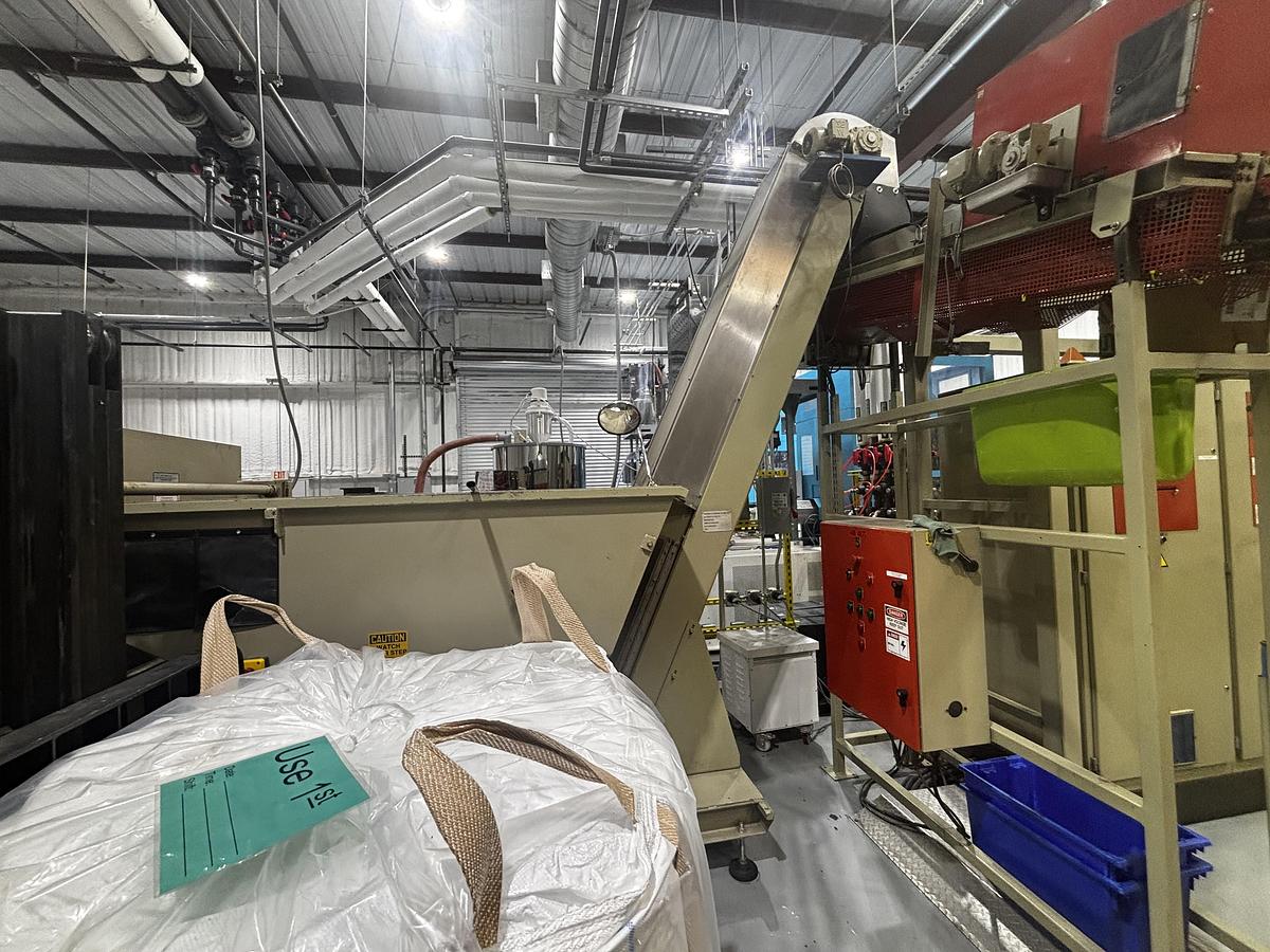 Used 1994 Sidel Blow Mold Bottle Machine BSO 10-14