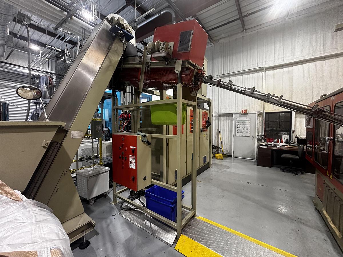 Used 1994 Sidel Blow Mold Bottle Machine BSO 10-14