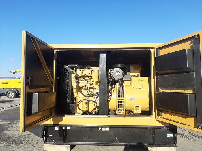 Used 88KVA CAT GENERATOR