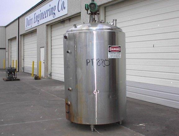 Usado 550 GALLON MIX TANK