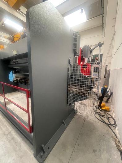 Usato PIEGATRICE ROMEA IDRAULICA 5000 X 160 TON