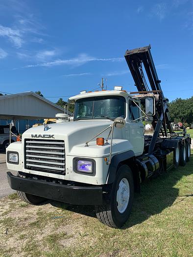 Used 2003 MACK CV 713