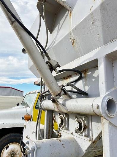 Used 1998 Reimer 9 Yard Volumetric Concrete Mixer Truck