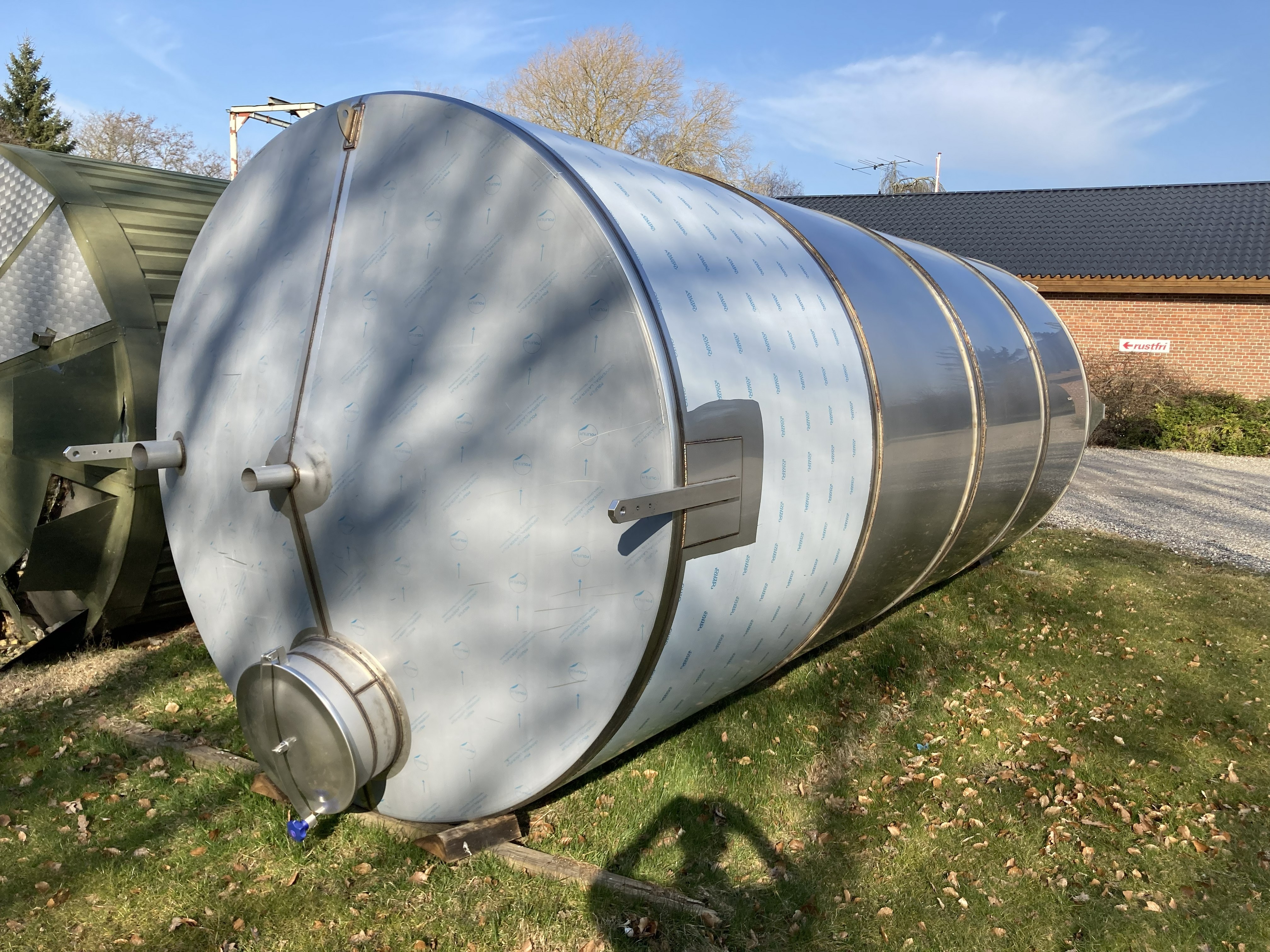 Tank, rustfrit syrefast stål - Handing