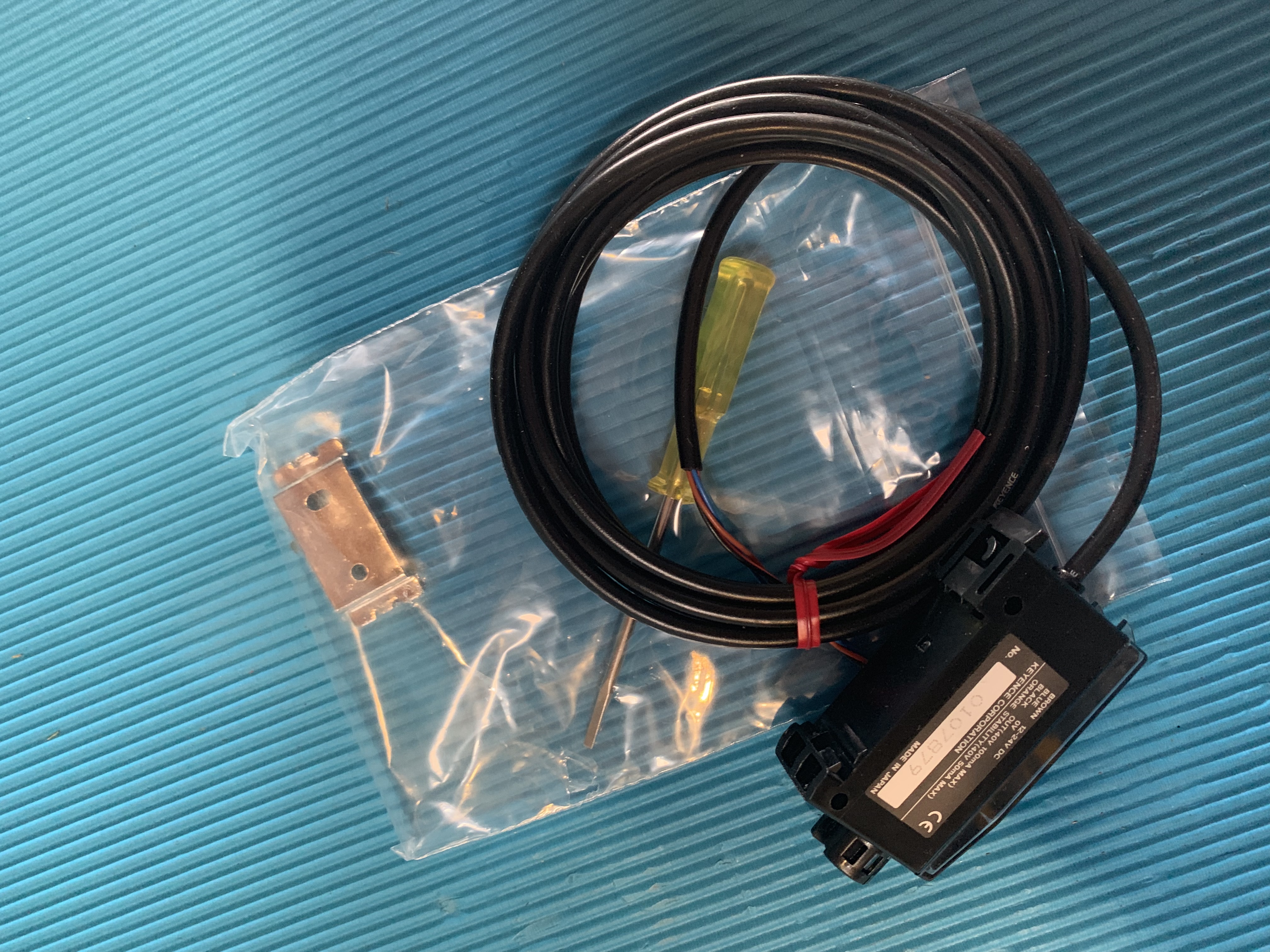 Used Keyence Amplifier Separate Type Photoelectric Sensor PS2-61