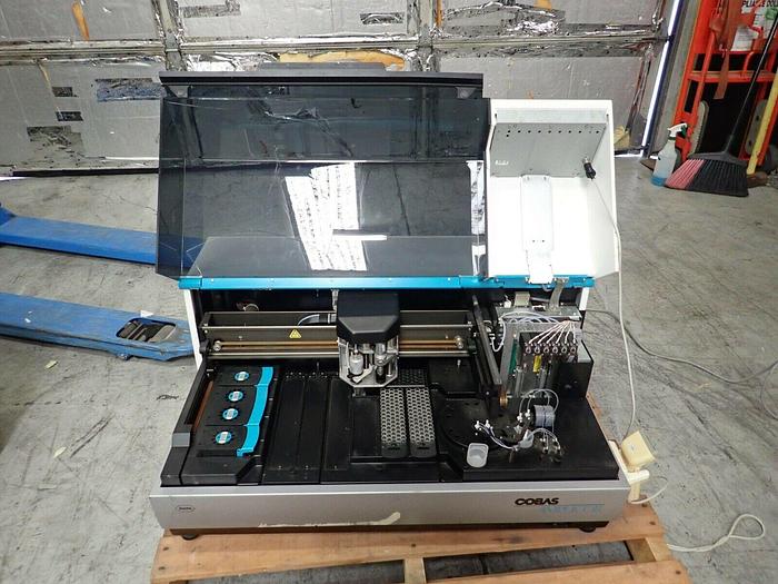 Used Roche Type Cobas Amplicor PCR System Analyzer w/ NEC BCH5435-KME Barcode Reader