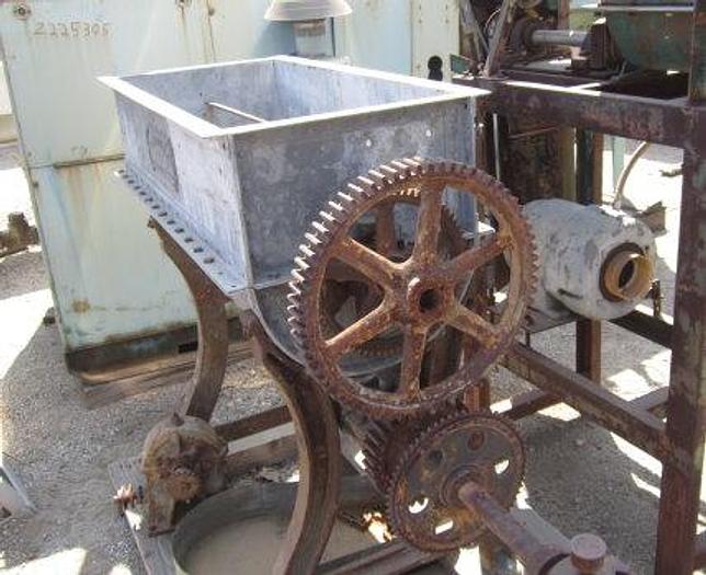 Used Mixer, Ribbon, 5 CF, C/st, Day, #S546526