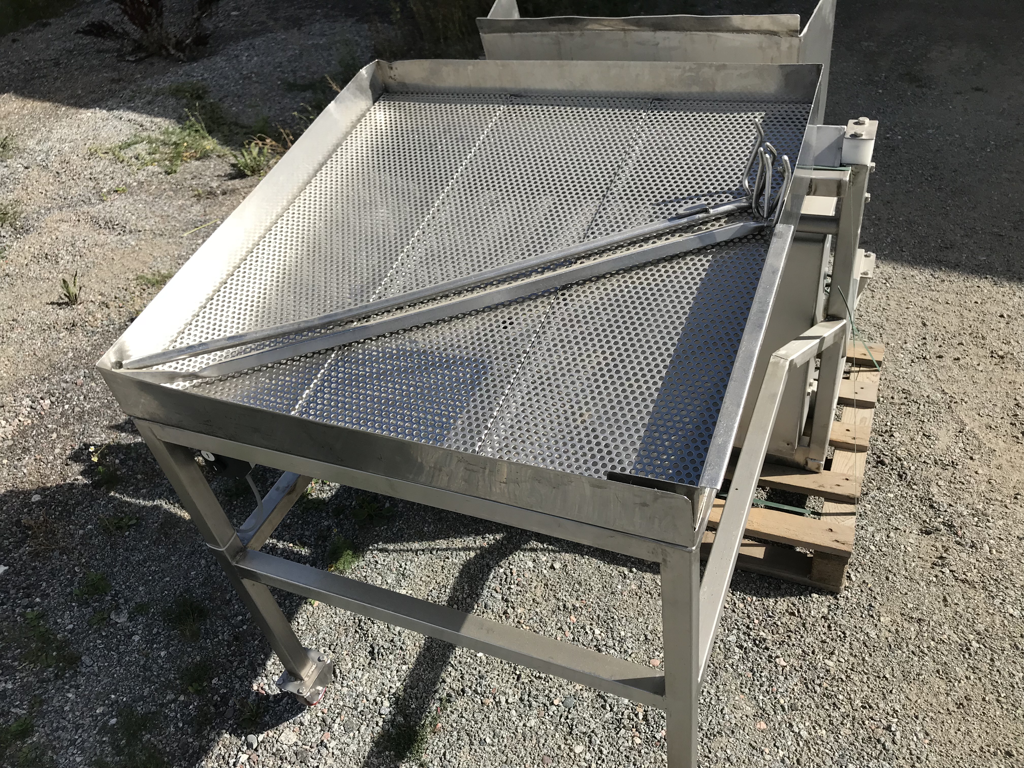 Begagnad Skänkvagnstipp110cm med tratt och avtömning