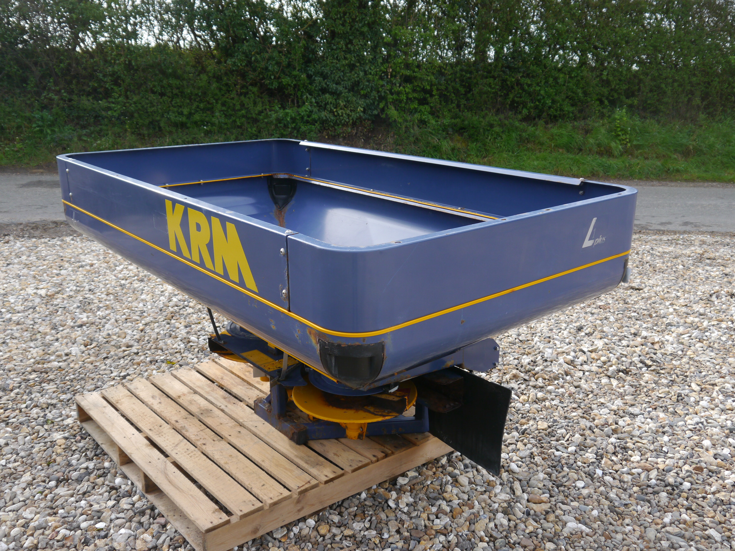 Used KRM L1 Plus Fertiliser Spreader
