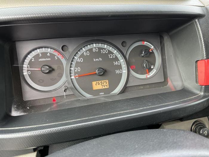 Usato 2011 NISSAN CABSTAR CON PIATTAFORMA MULTITEL HX 195