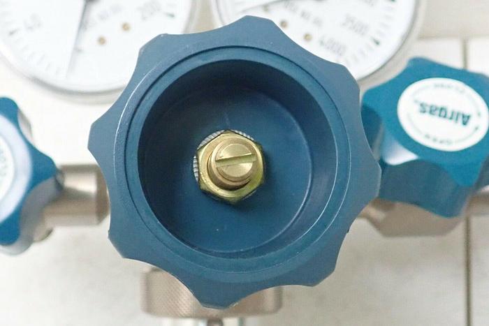 Used Airgas Y12-SR145D Gas Regulator with Smart Indicating Regulator SIR-Cartridge