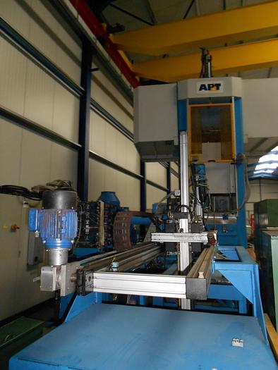 Gebraucht PERS MET AUTOMATISCHE TOEVOER EN AFSNIJAUTOMAAT