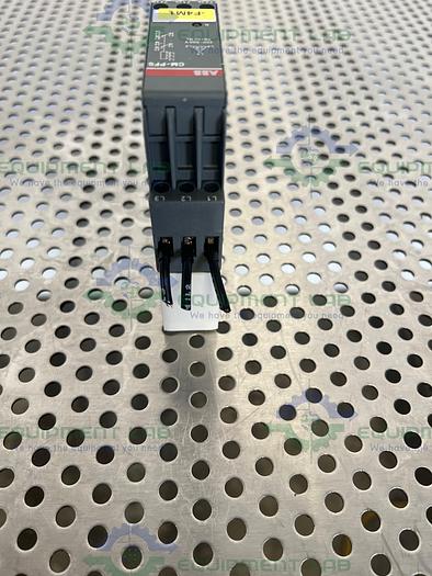 Used ABB  1SVR430824R9300 CM-PFS Phase Sequence Monitor Relay