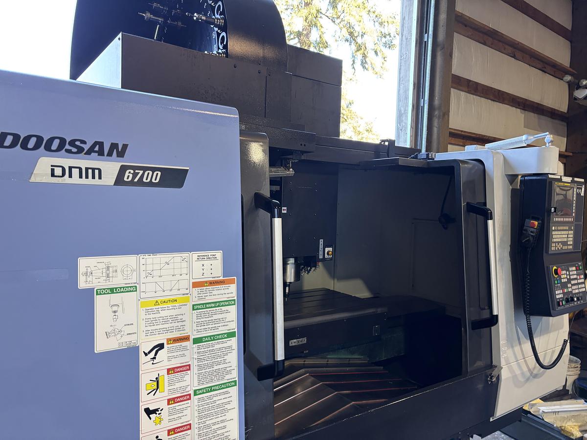 Used Doosan DNM 6700 CNC Vertical Machining Center