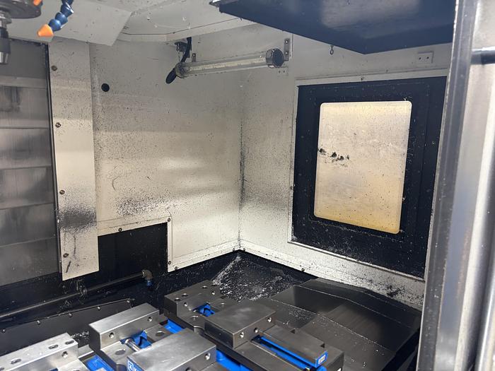 Used 2014 Hyundai F500 CNC Vertical Machining Center