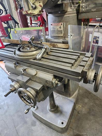 Used Acer/Cincinnati Manal Vertical Mill 