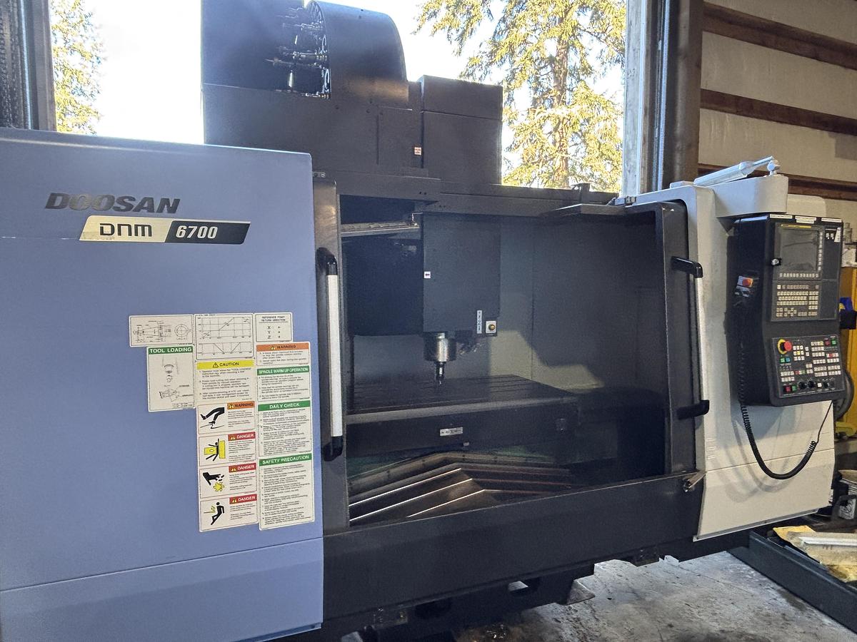 Used Doosan DNM 6700 CNC Vertical Machining Center