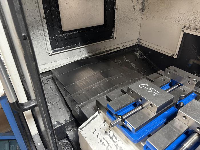 Used 2014 Hyundai F500 CNC Vertical Machining Center