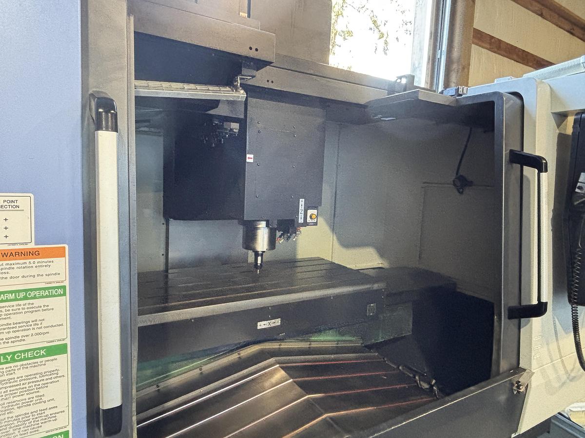 Used Doosan DNM 6700 CNC Vertical Machining Center