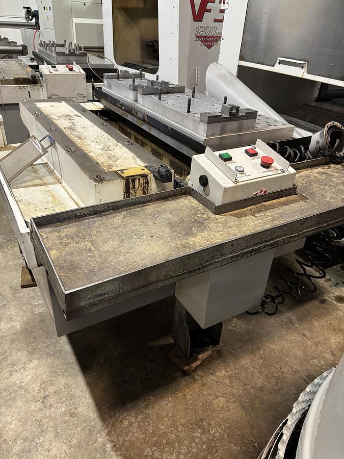 Used 2002 Haas VF3D-APC CNC Machining Center