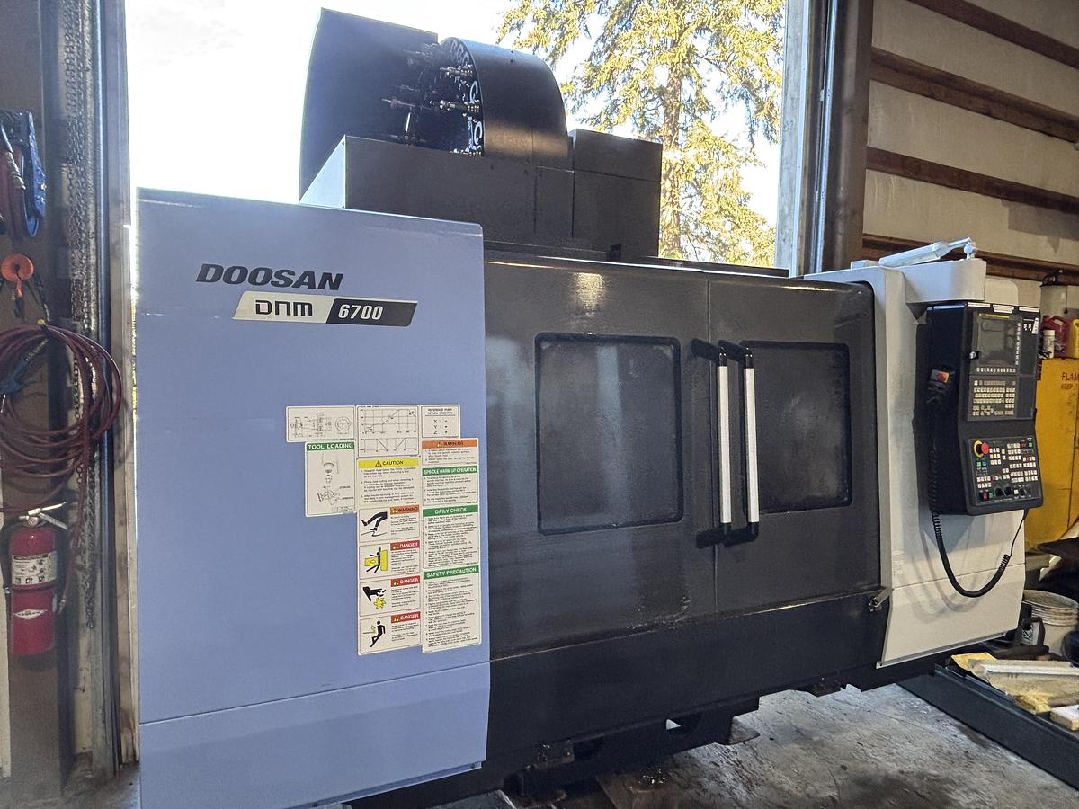 Used Doosan DNM 6700 CNC Vertical Machining Center