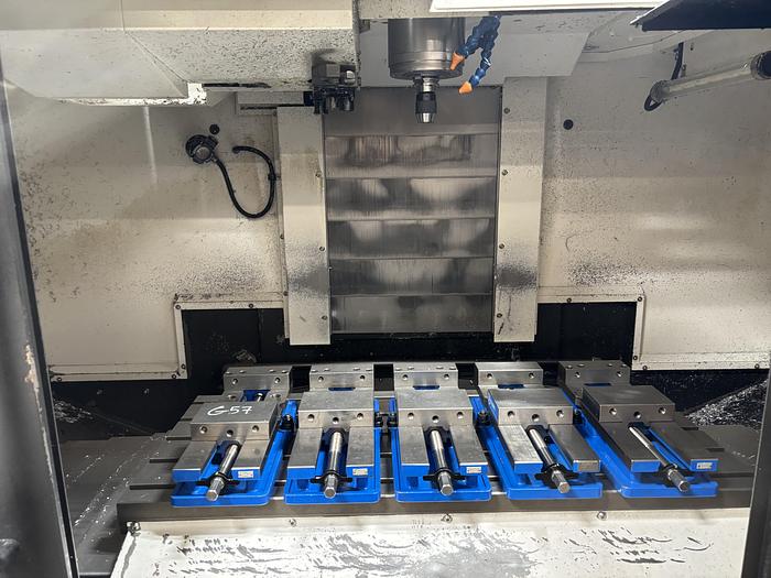 Used 2014 Hyundai F500 CNC Vertical Machining Center