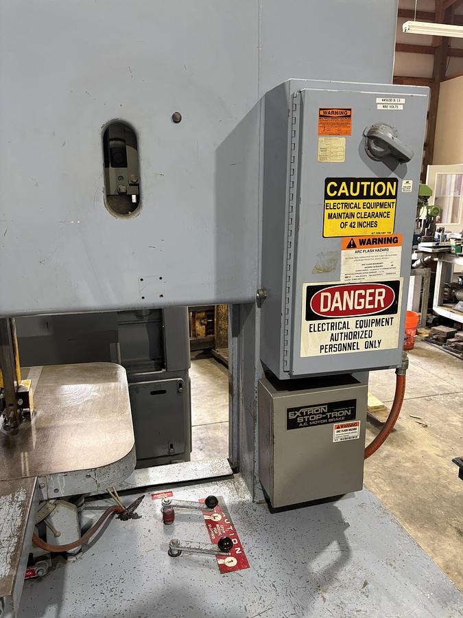 Used Grob 4v-24 Vertical Saw w/Welder