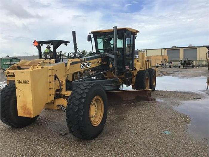 Used 2006 DEERE 672D