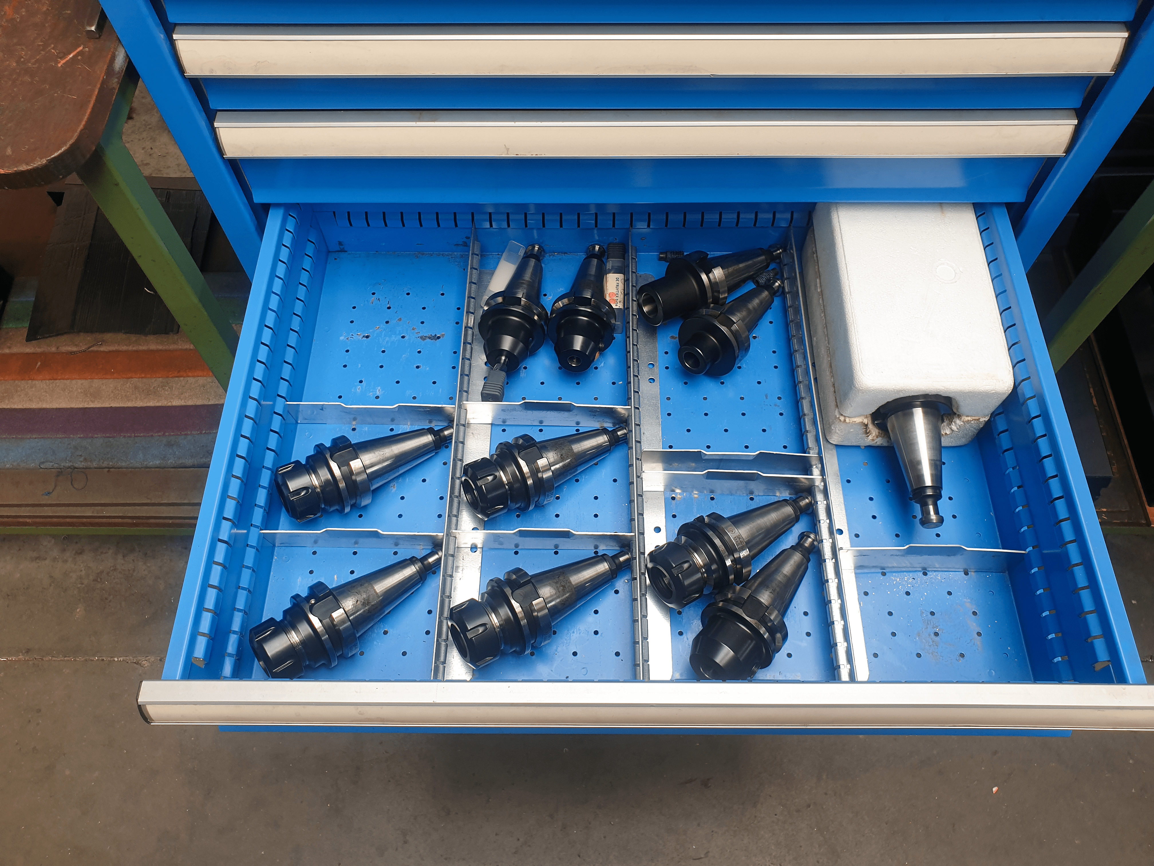 Used Doosan DNM 650 - Vertical Machining Center - 2013