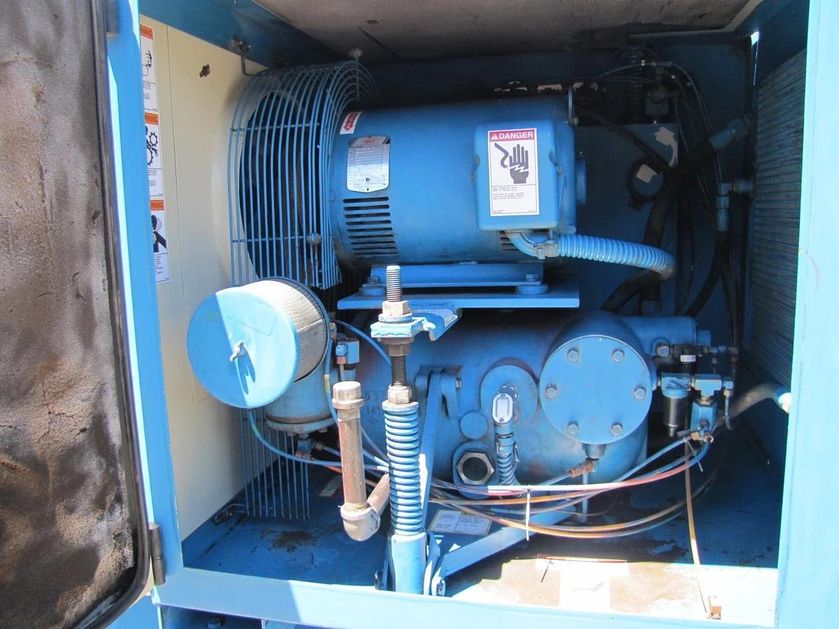 Used Quincy 25HP Rotary Screw Air Compressor 120 Gallon Tank 230V 3 Ph 39,462 Hours