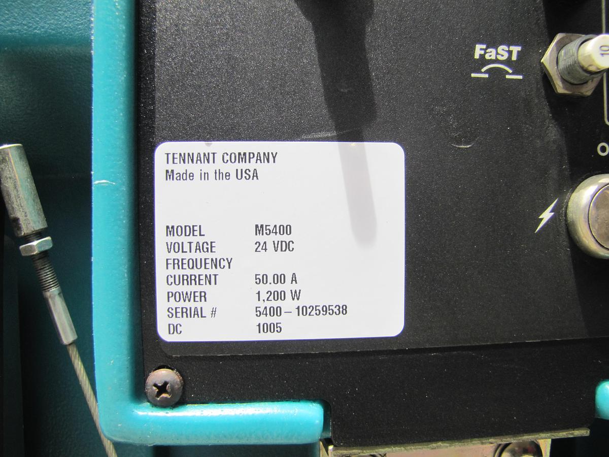 Used Tennant 5400 Walk Behind Floor Scrubber Self Propelled 24" Disc 92.6 Hours