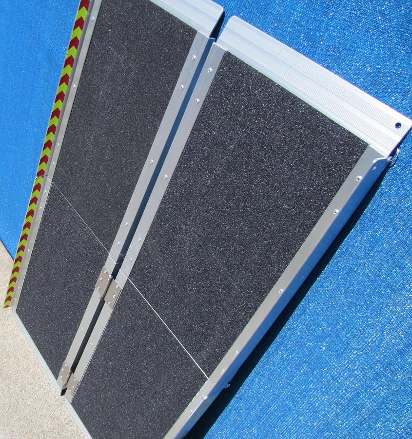 Used Aluminum Multi-Fold Loading Ramp 600 lb 4 ft x 28.5 in Wide Portable Folding