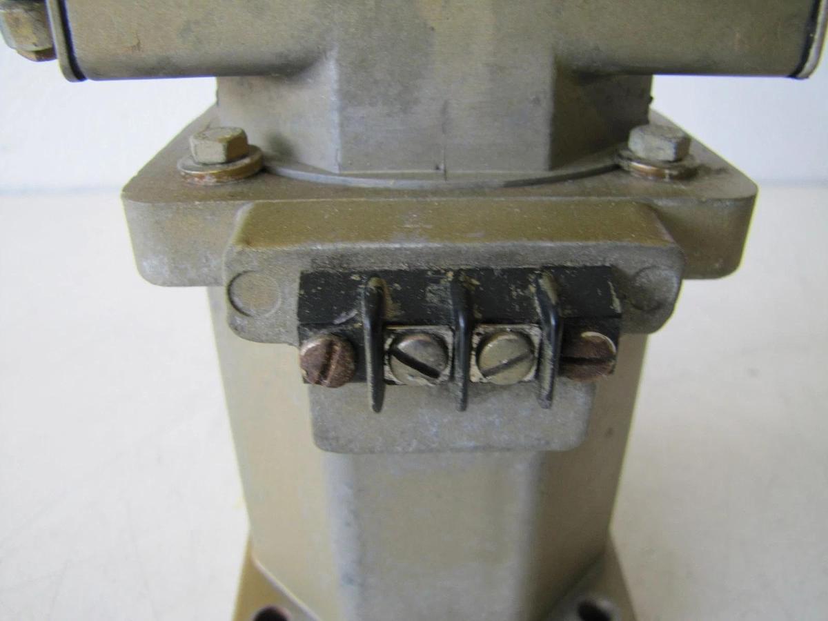 Used Barber Colman Dyna Actuator DYNC 11024-000-0-12 Governor Control with Arm