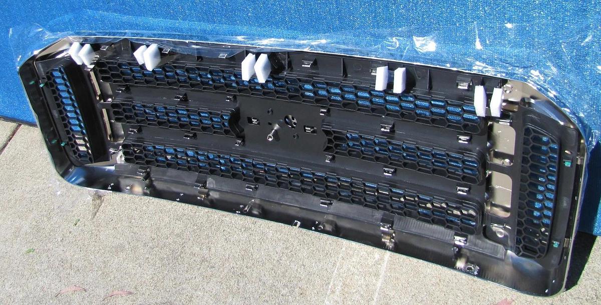 2005 2006 2007 Ford F150 F250 F350 Super Duty Front Grille