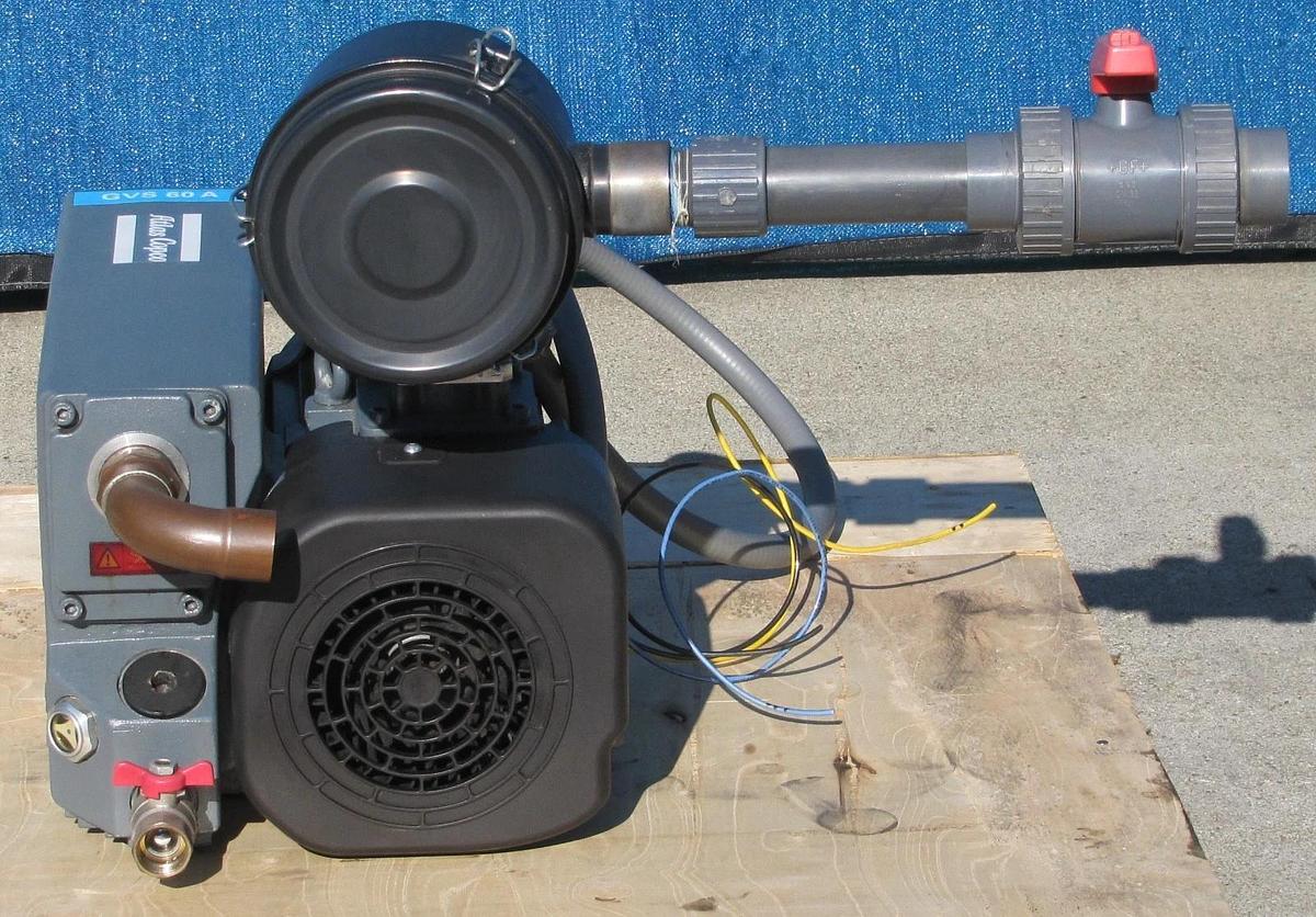 Used Atlas Copco 3 HP GVS Oil Lubricated Rotary Vane Vacuum Pump 42 CFM 230/460V