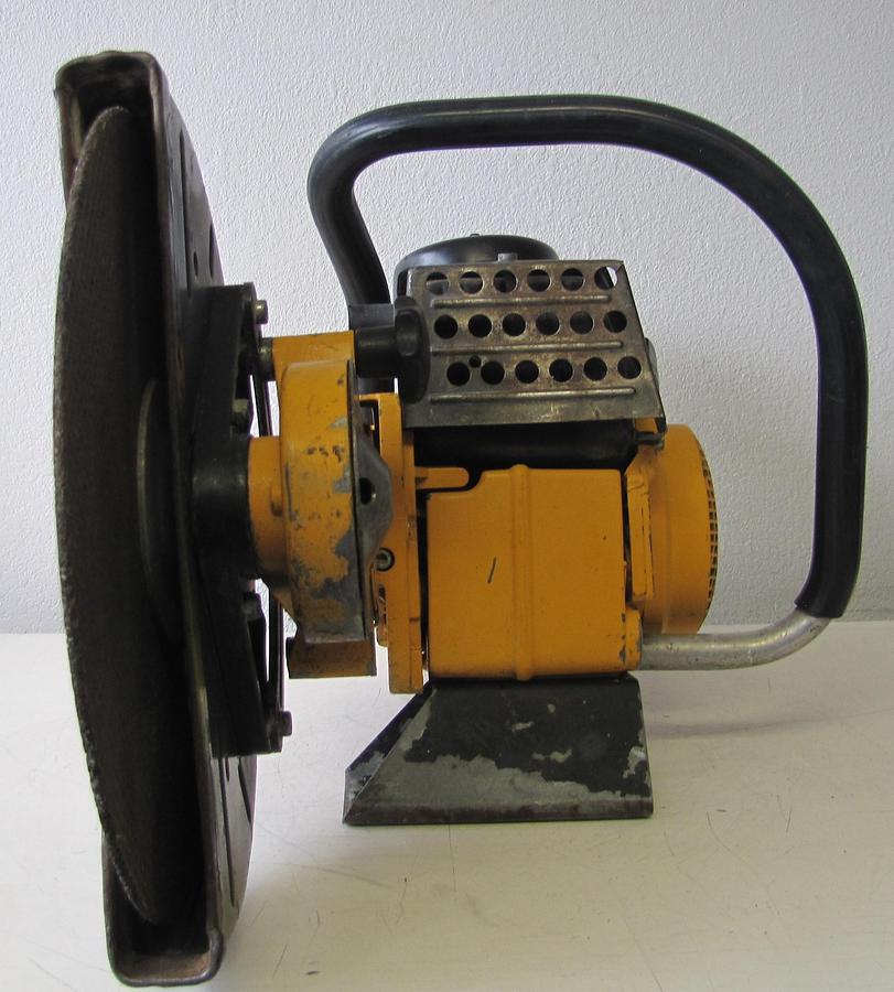 Used Wacker BTS11 Two Stroke Gas Powered 12" Cut Off Saw Concrete Pavement Saw
