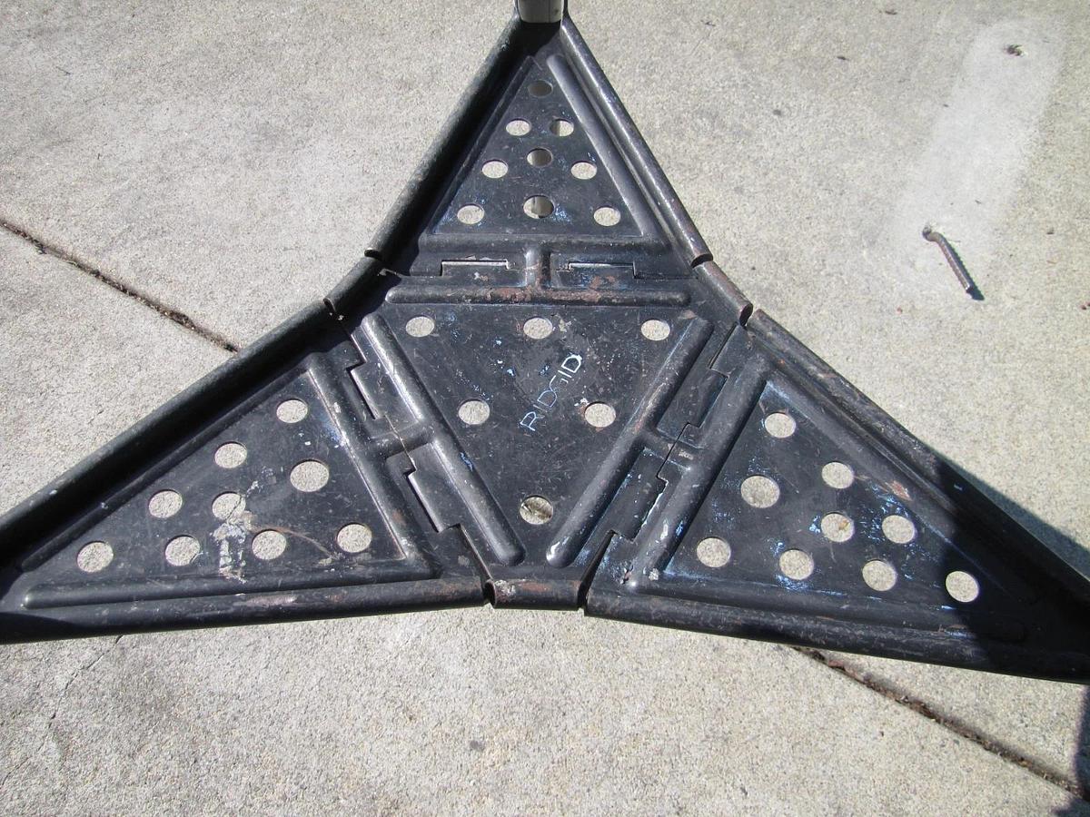 Used Ridgid 460 Portable Tristand 1/8" to 6" Pipe Chain Vise and Bender