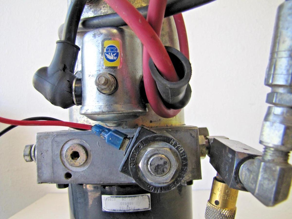 Used Haldex Barnes 12V DC Hydraulic Pump 3/4 Gallon Tank 2500 PSI 12 VDC
