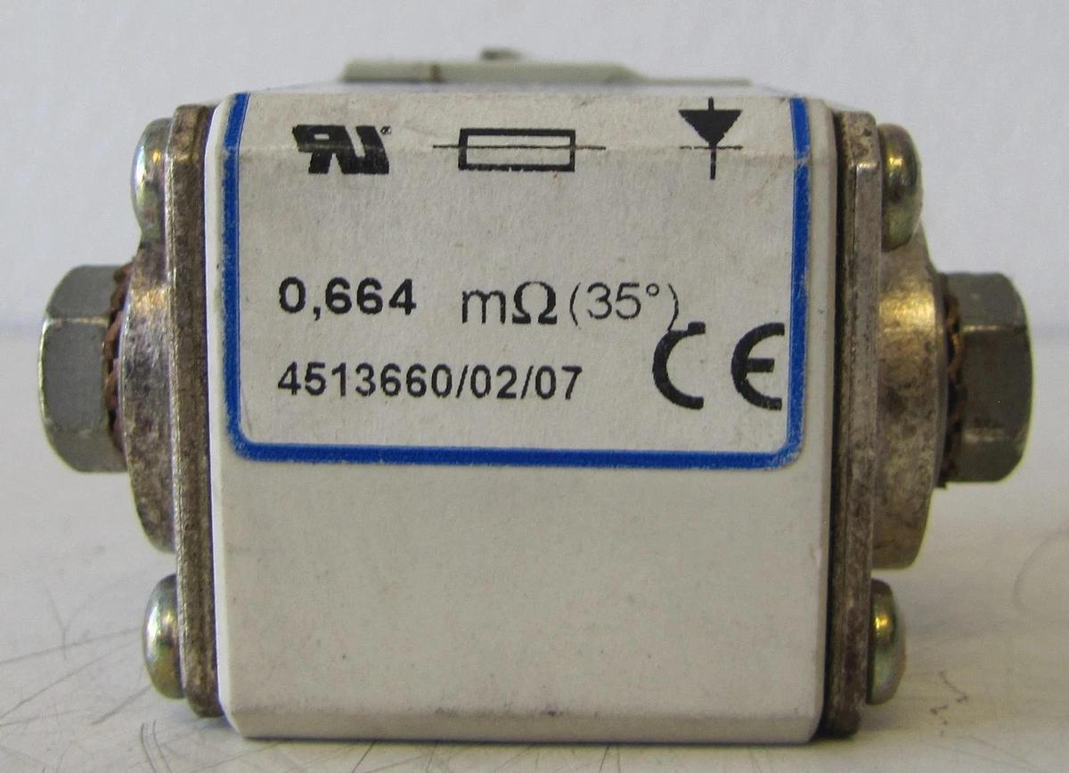 Used Lot of 5 Ferraz Shawmut Semiconductor Protister Fuses X300055 200A 690-700 AC