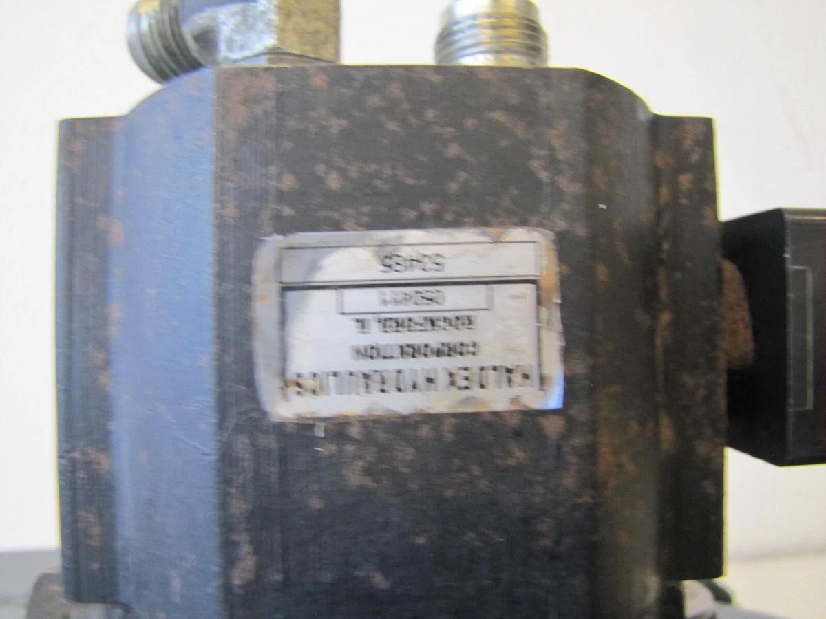 Used Tennant Sweeper Vacuum Fan Assembly Housing and Hydraulic Motor 1071240 9002683