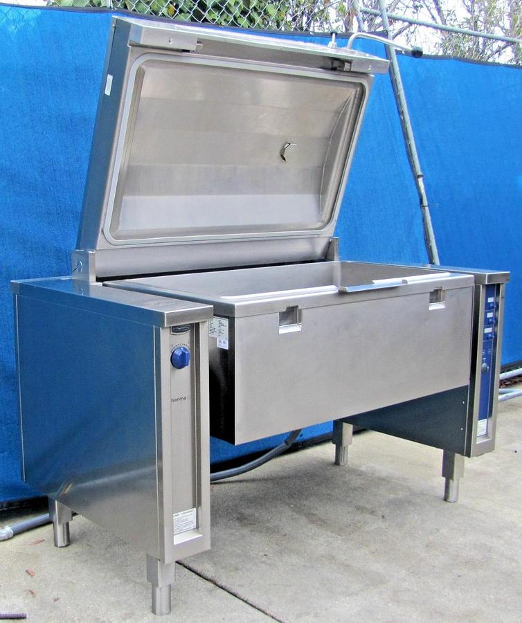 Used Electrolux 40 Gallon Pressure Bratt Tilt Braising Pan 9CHG583310 480V 3 Phase #1