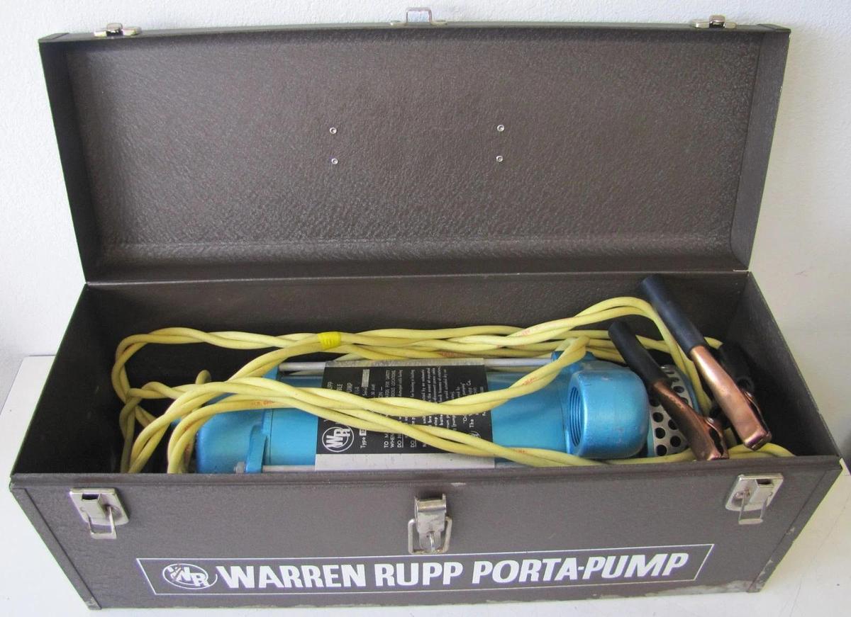 Used Warren Rupp SPA 12V DC Submersible Pump 30A 1-1/2 in Outlet Battery Clamps Case