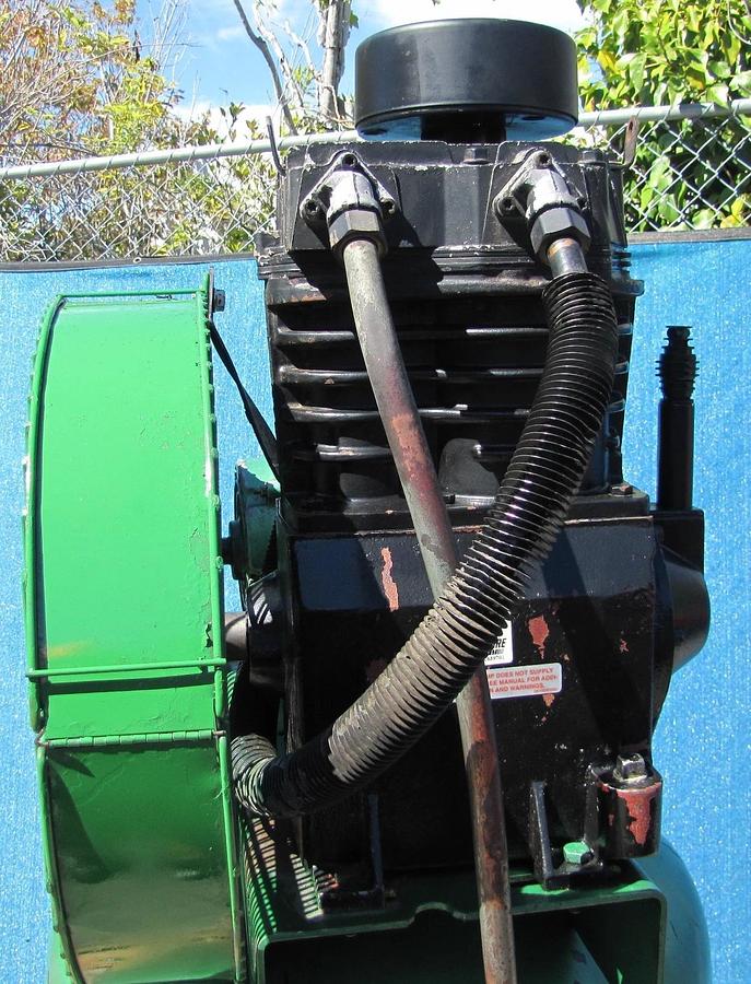 Used SpeedAire 5Z404E 5HP Piston Air Compressor 80 Gallon Tank 230V 3 Phase Upright