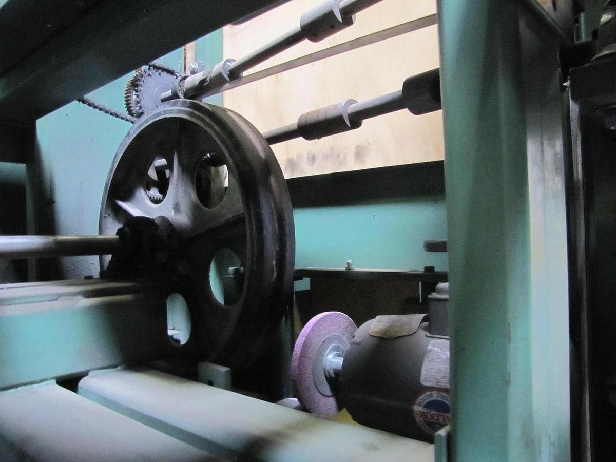 Used Pontotoc Model HRS52 Horizontal Roll Splitter/Skiver