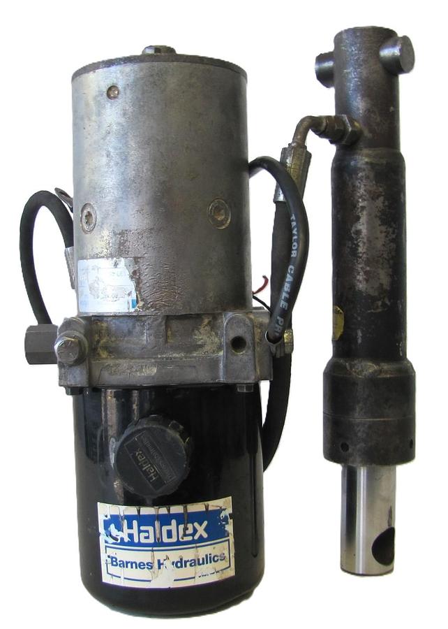 Used Haldex Barnes 12V DC Hydraulic Pump 3/4 Gallon Tank 2500 PSI 12 VDC