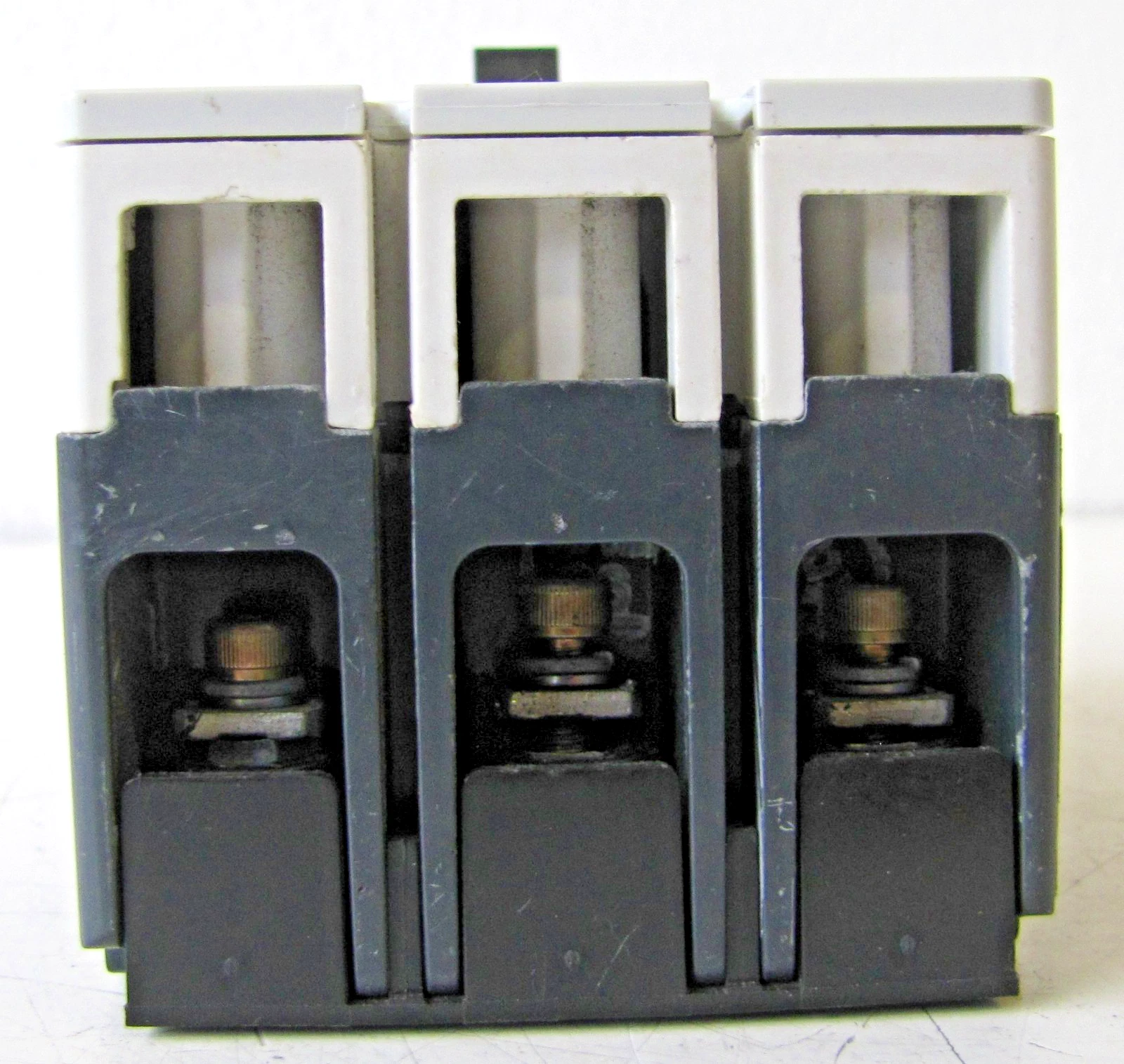 Used Eaton E125B 80 Amp Circuit Breaker EGB3080FFG 3 Pole 480VAC 250VDC Molded Case