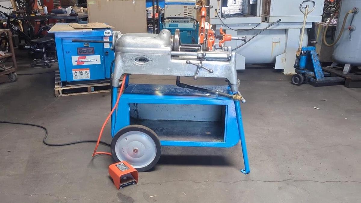 Used Ridgid 535 Pipe Threader 1/2" to 2" Pipe Threading Machine with Die Head