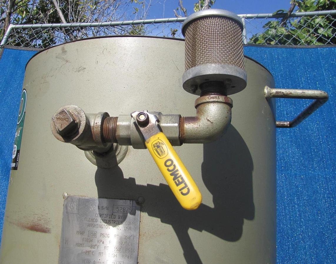 Used Clemco 2450 Classic 150 Portable Sand Blaster Blast Pot 6 CU FT 600 LBS