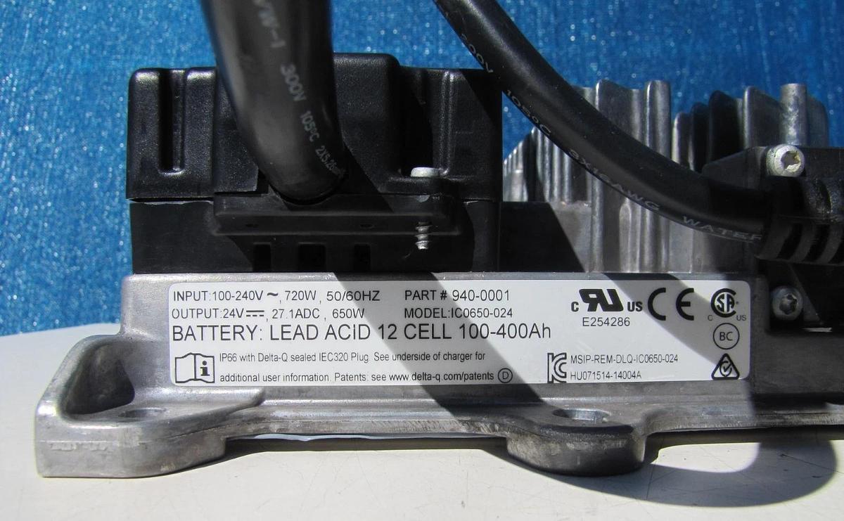 Used Delta Q Technologies 24 VDC 24V Battery Charger 4 Electric Pallet Jack Scrubber